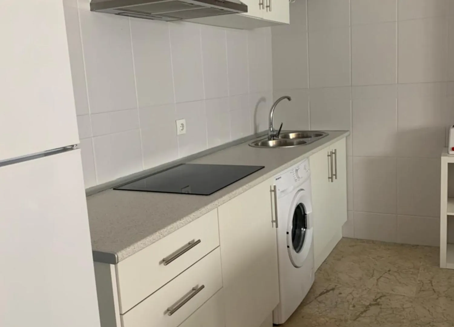 Estudio Segunda Linea De Playa Almeria